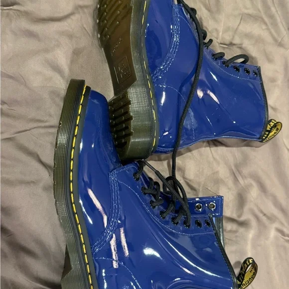 Dr. Martens Women's Shiny Blue Combat Boots size 7 - Picture 3 of 5